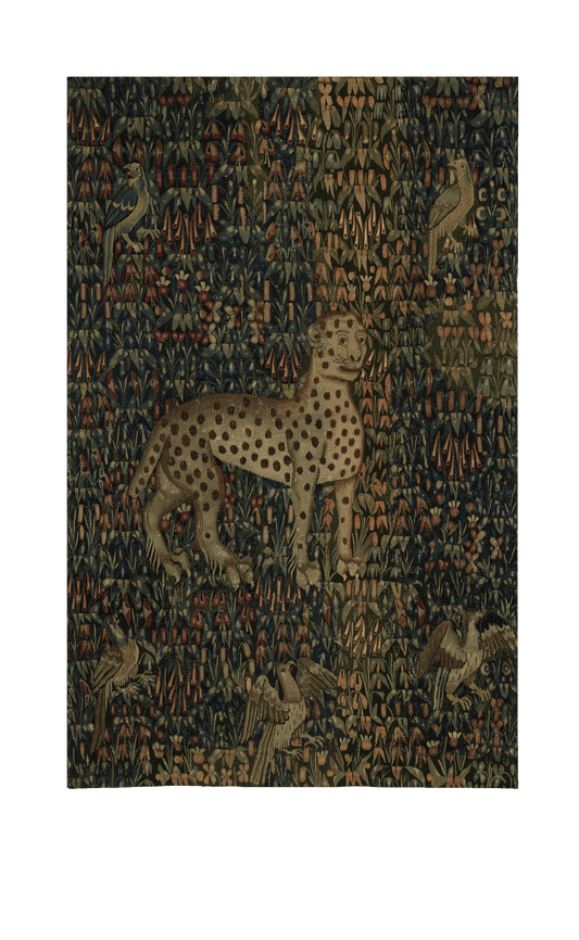 Medieval Millefleur Reproduction: Spotted Leopard with Birds Amongst Flourishing Foliage – A Masterpiece of Nature’s Harmony RE691486